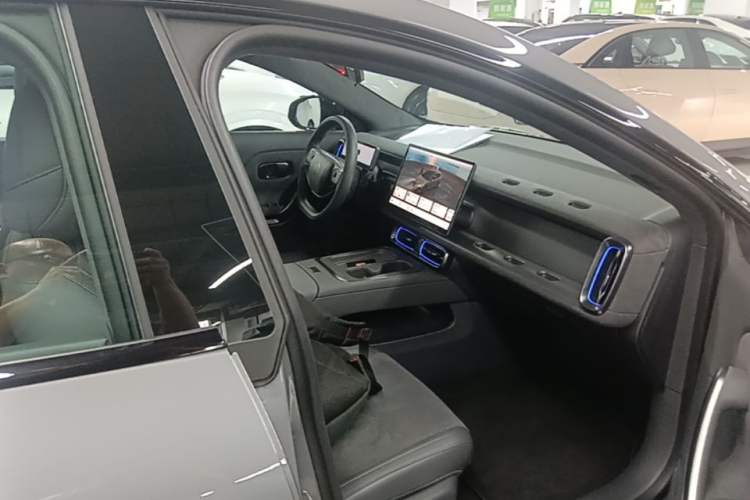 Used Leapmotor Lafa5 2026 Model 515 Max Right Front Seat