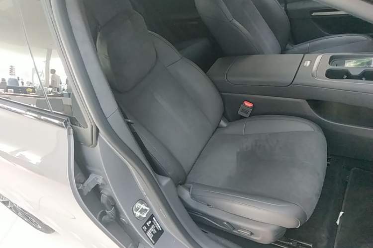 Used Leapmotor Lafa5 2026 Model 515 Max Right Front Seat