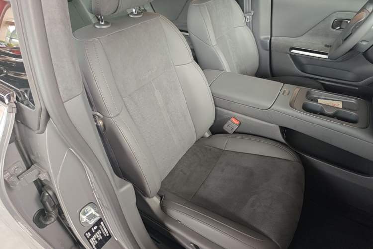 Used Leapmotor Lafa5 2026 Model 515 Max Right Front Seat