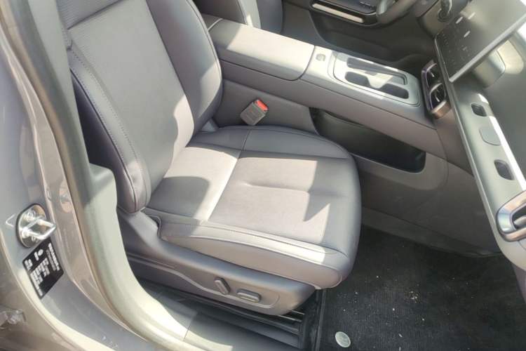 Used Leapmotor Lafa5 2026 Model 605 Pro Right Front Seat