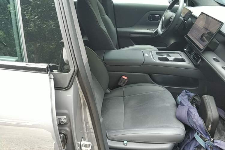 Used Leapmotor Lafa5 2026 Model 515 Max Right Front Seat