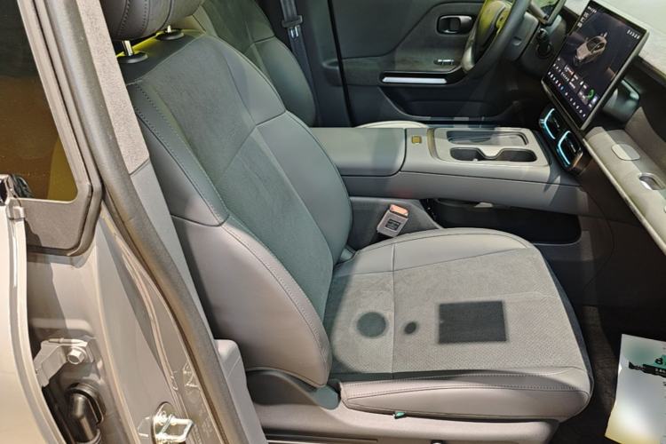 Used Leapmotor Lafa5 2026 Model 515 Max Right Front Seat