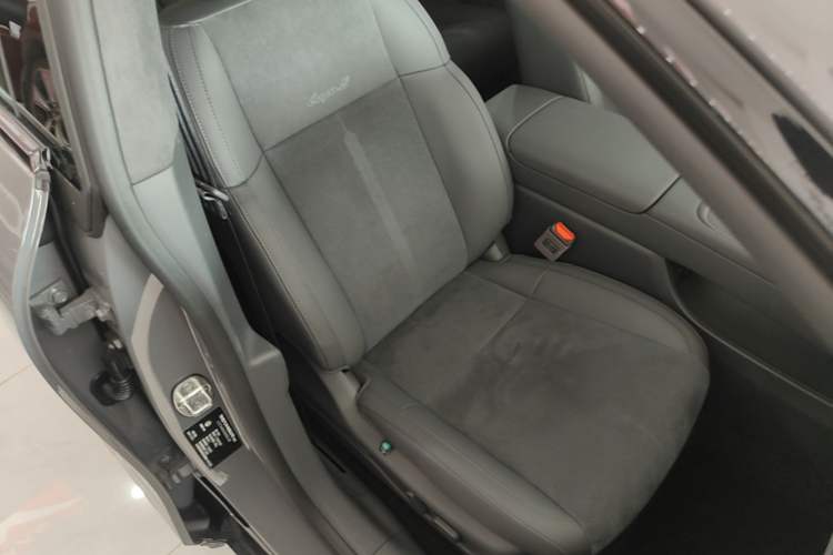 Used Leapmotor Lafa5 2026 Model 515 Max Right Front Seat
