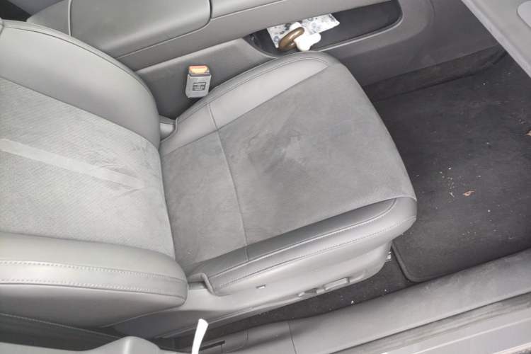 Used Leapmotor Lafa5 2026 Model 515 Max Right Front Seat