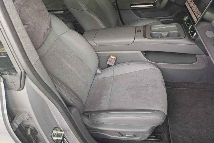 Used Leapmotor Lafa5 2026 Model 515 Max Right Front Seat