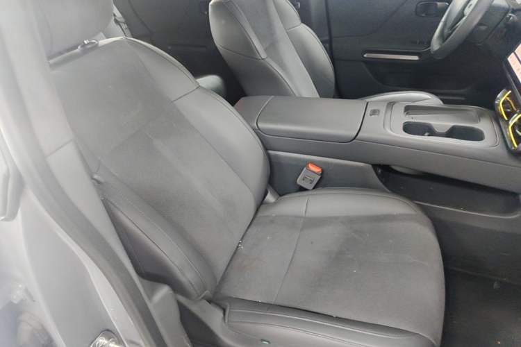 Used Leapmotor Lafa5 2026 Model 515 Max Right Front Seat
