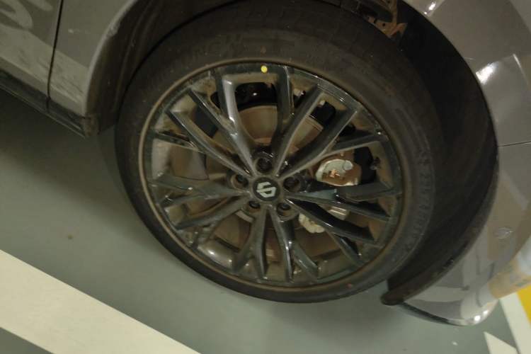 Used Leapmotor Lafa5 2026 Model 515 Max Right Front Wheel Hub
