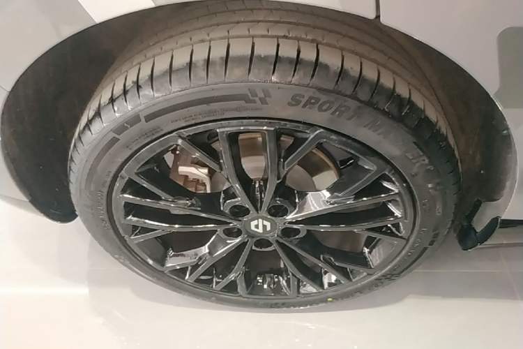 Used Leapmotor Lafa5 2026 Model 515 Max Right Rear Wheel Hub