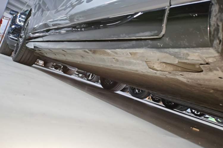 Used Leapmotor Lafa5 2026 Model 515 Max Right Side Sill