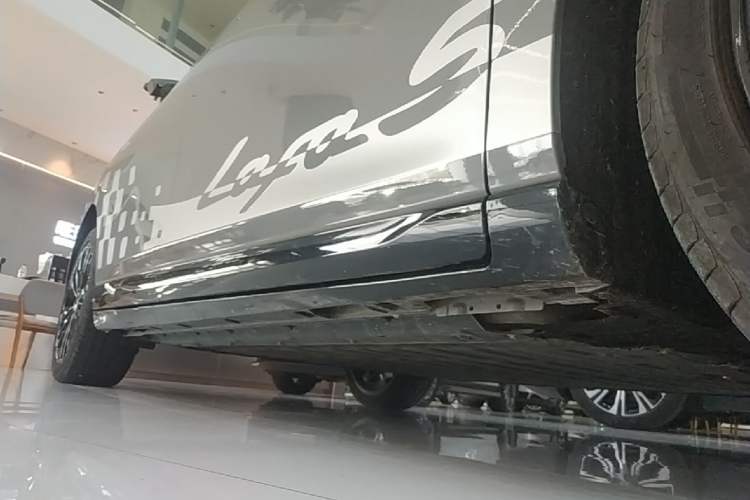 Used Leapmotor Lafa5 2026 Model 515 Max Right Side Sill
