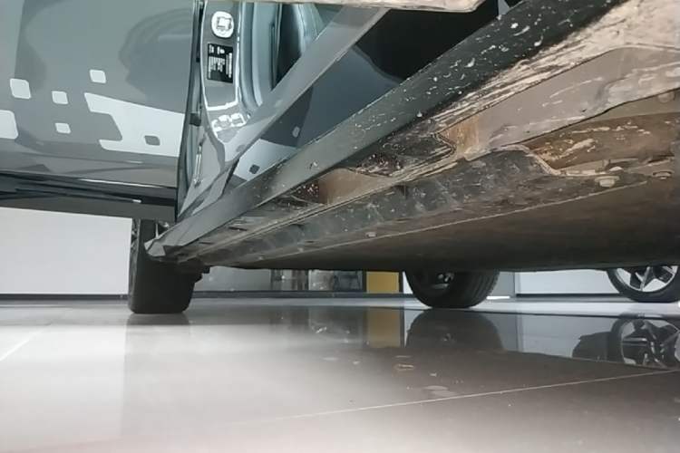 Used Leapmotor Lafa5 2026 Model 515 Max Right Side Sill