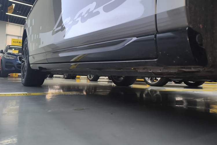 Used Leapmotor Lafa5 2026 Model 515 Max Right Side Sill
