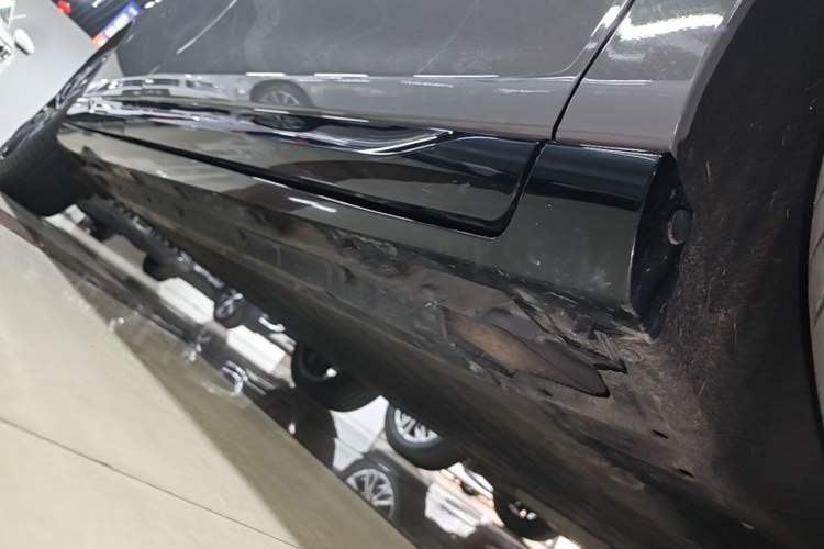 Used Leapmotor Lafa5 2026 Model 515 Max Right Side Sill