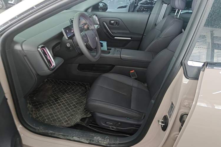 Used Leapmotor Lafa5 2026 Model 515 Pro Left Front Seat