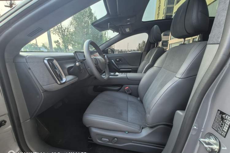 Used Leapmotor Lafa5 2026 Model 515 Max Interior 2