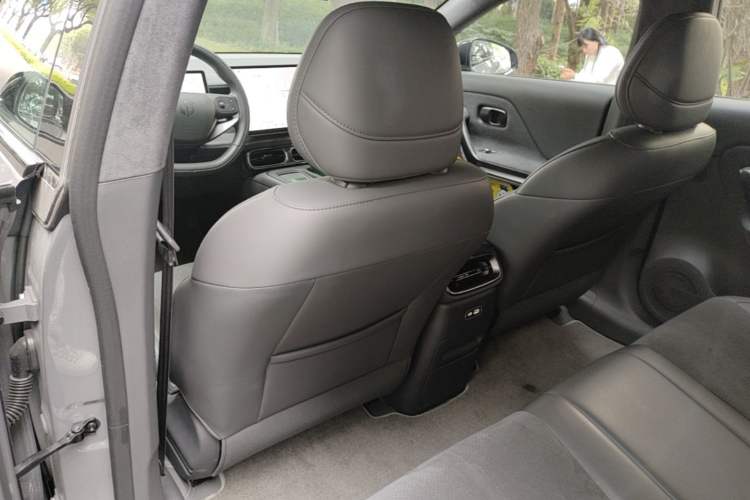 Used Leapmotor Lafa5 2026 Model 515 Max Left Front Seat