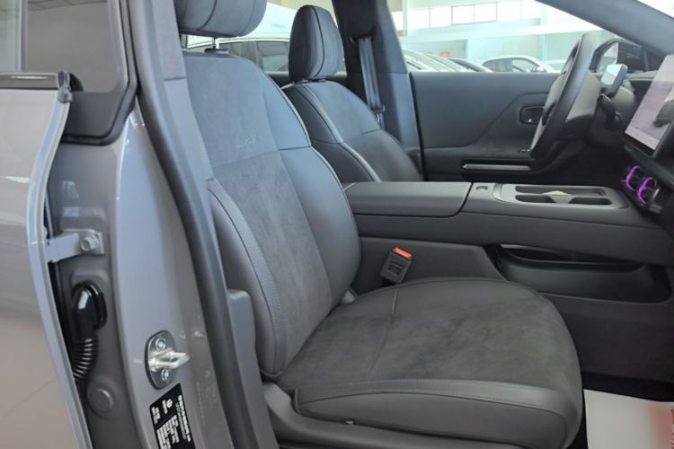 Used Leapmotor Lafa5 2026 Model 515 Max Right Front Seat
