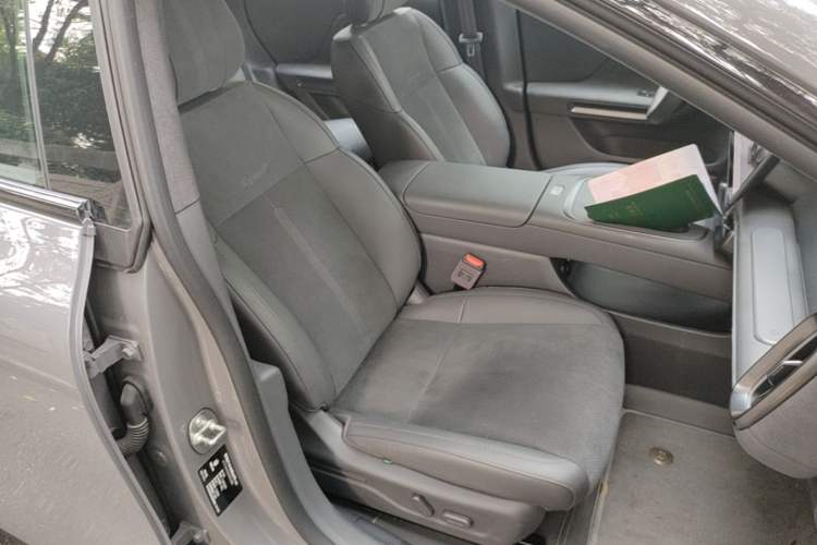 Used Leapmotor Lafa5 2026 Model 515 Max Right Front Seat