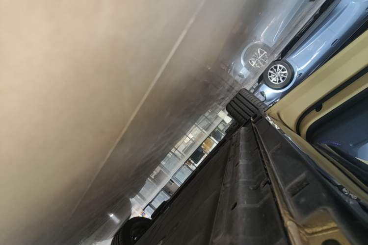 Used Leapmotor Lafa5 2026 Model 605 Pro Left Side Sill