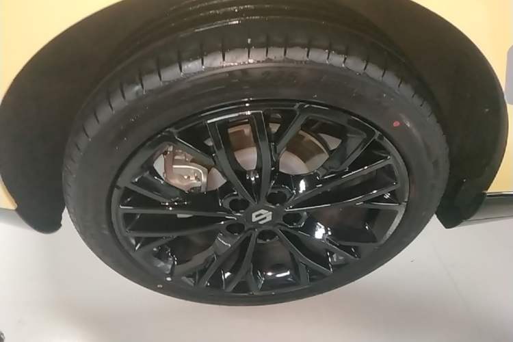 Used Leapmotor Lafa5 2026 Model 605 Max Right Rear Wheel Hub