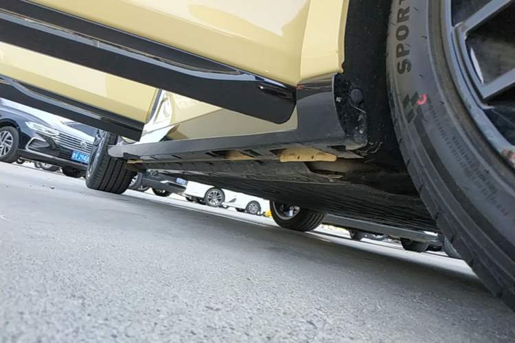 Used Leapmotor Lafa5 2026 Model 515 Pro Right Side Sill