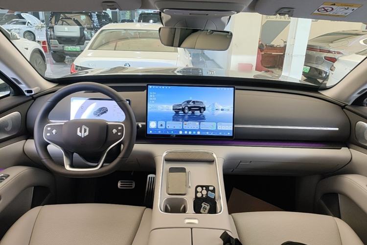Used Leapmotor D19 2026 Range-Extended 500 Smart Luxury Edition Six-Seat Center Console