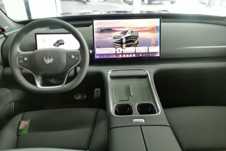 Used Leapmotor D19 2026 Range-Extended 500 Smart Luxury Edition Six-Seat Center Console