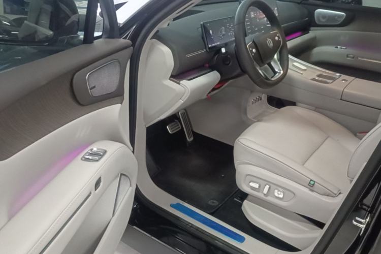 Used Leapmotor D19 2026 Range-Extended 500 Smart Luxury Edition Six-Seat Driver Seat
