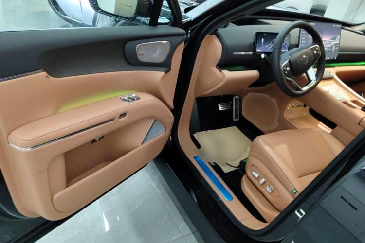 Used Leapmotor D19 2026 Pure Electric 720 Smart Luxury Edition Six-Seat Driver Seat