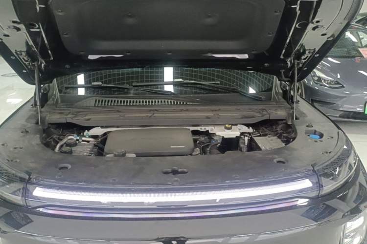 Used Leapmotor D19 2026 Range-Extended 500 Smart Luxury Edition Six-Seat Engine Bay