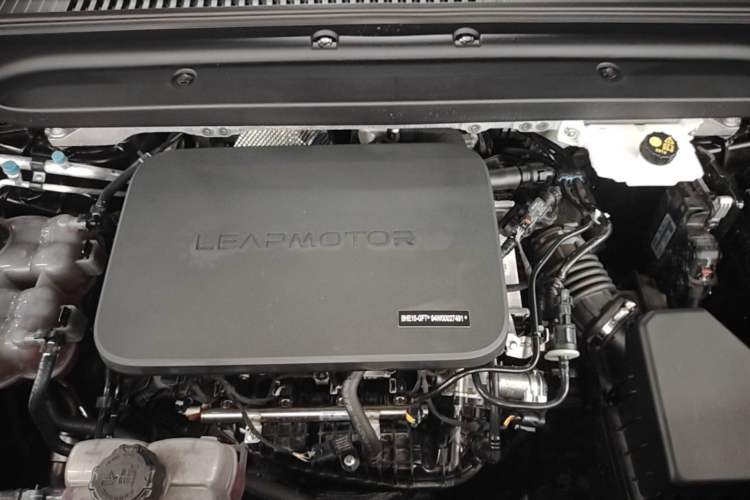 Used Leapmotor D19 2026 Range-Extended 500 Smart Luxury Edition Seven-Seat Engine Bay