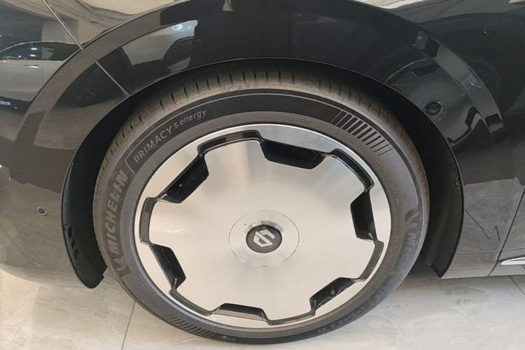 Used Leapmotor D19 2026 Range-Extended 500 Smart Luxury Edition Six-Seat Exterior 4