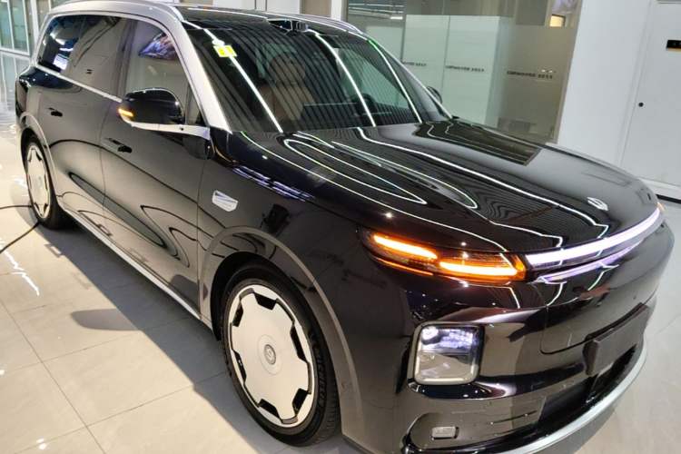 Used Leapmotor D19 2026 Pure Electric 720 Smart Luxury Edition Six-Seat Front Right 45 Deg