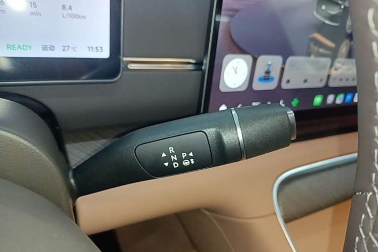 Used Leapmotor D19 2026 Range-Extended 500 Smart Luxury Edition Six-Seat Gear Lever