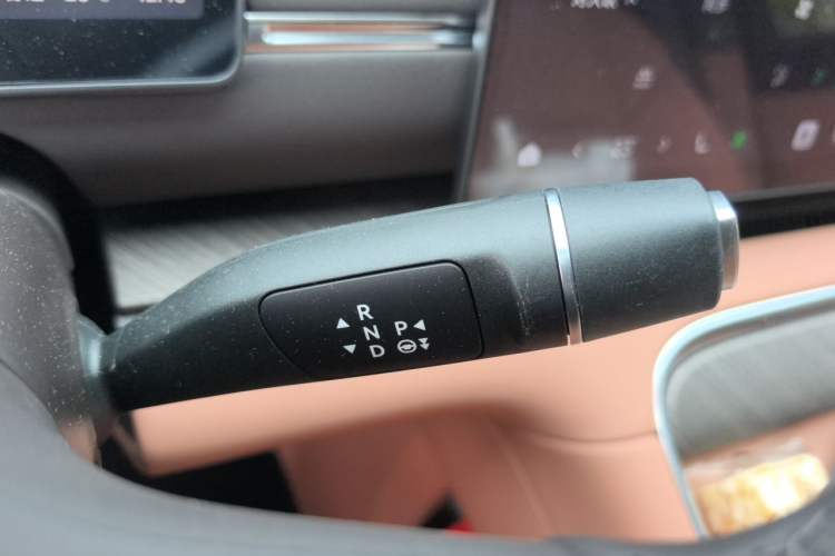 Used Leapmotor D19 2026 Range-Extended 500 Smart Luxury Edition Six-Seat Gear Lever