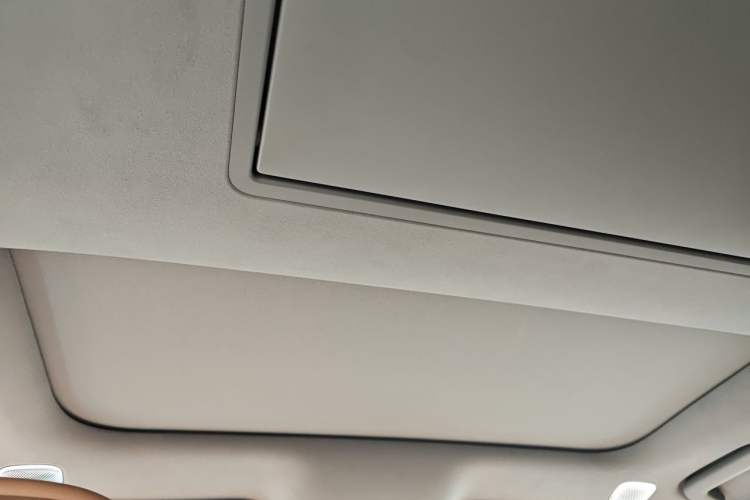 Used Leapmotor D19 2026 Pure Electric 720 Smart Luxury Edition Six-Seat Headliner