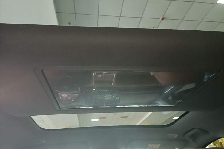 Used Leapmotor D19 2026 Pure Electric 720 Smart Luxury Edition Six-Seat Headliner