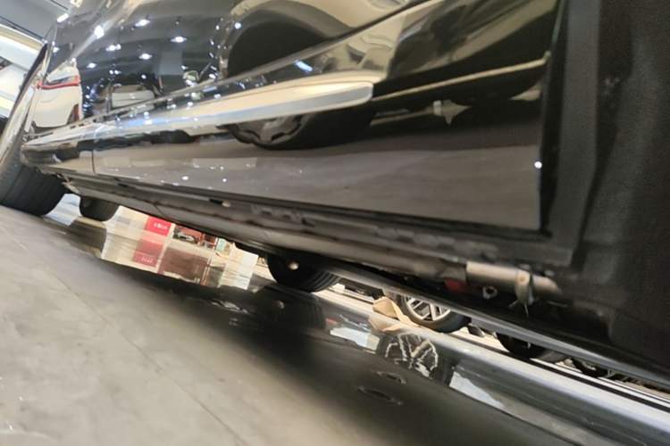 Used Leapmotor D19 2026 Range-Extended 500 Smart Luxury Edition Six-Seat Left Side Sill