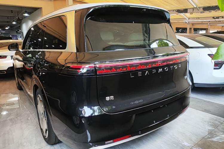 Used Leapmotor D19 2026 Range-Extended 500 Smart Luxury Edition Six-Seat Rear