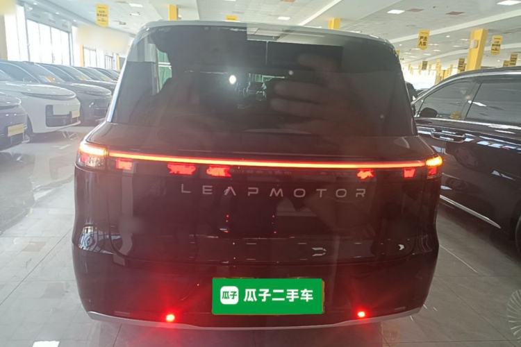 Used Leapmotor D19 2026 Pure Electric 720 Smart Luxury Edition Six-Seat Rear
