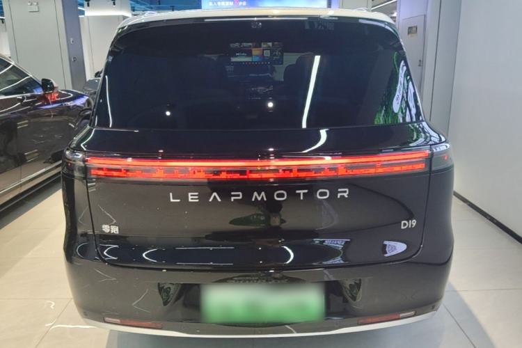 Used Leapmotor D19 2026 Pure Electric 720 Smart Luxury Edition Six-Seat Rear