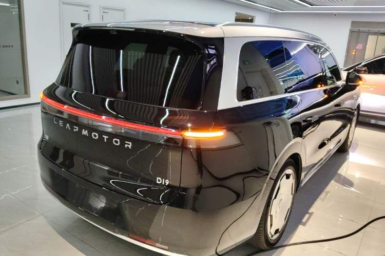 Used Leapmotor D19 2026 Pure Electric 720 Smart Luxury Edition Six-Seat Rear Right 45 Deg