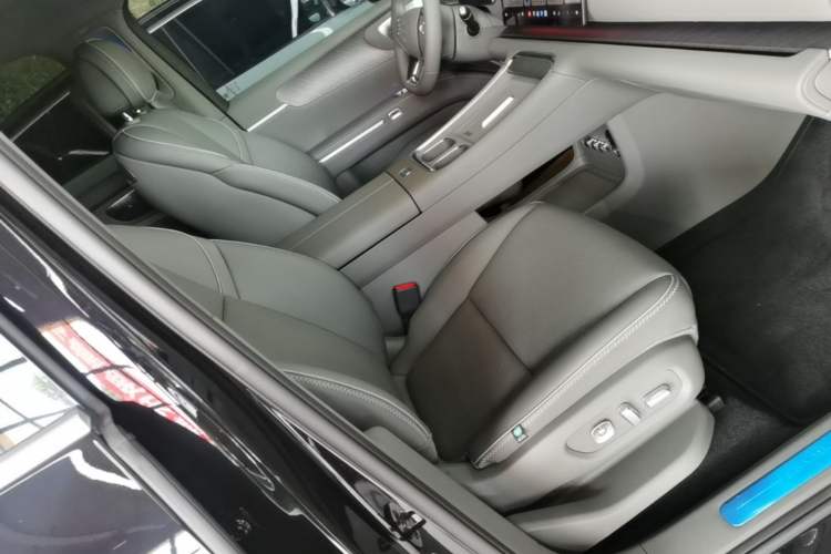Used Leapmotor D19 2026 Range-Extended 500 Smart Luxury Edition Six-Seat Right Front Seat