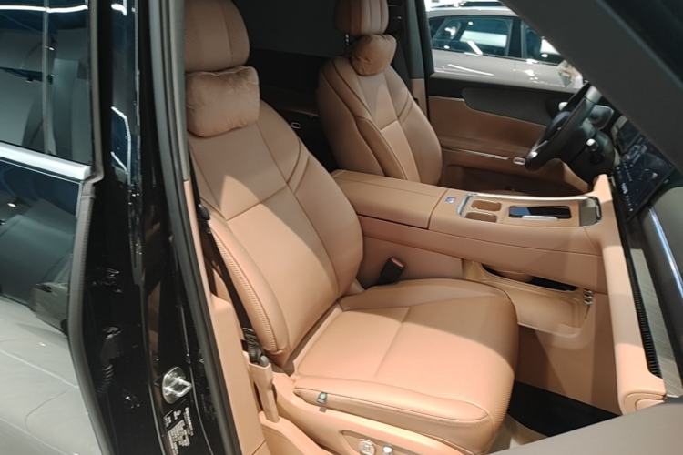 Used Leapmotor D19 2026 Range-Extended 500 Smart Luxury Edition Seven-Seat Right Front Seat