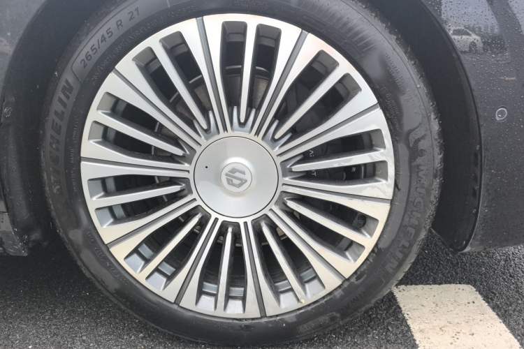 Used Leapmotor D19 2026 Range-Extended 500 Smart Luxury Edition Six-Seat Right Front Wheel Hub