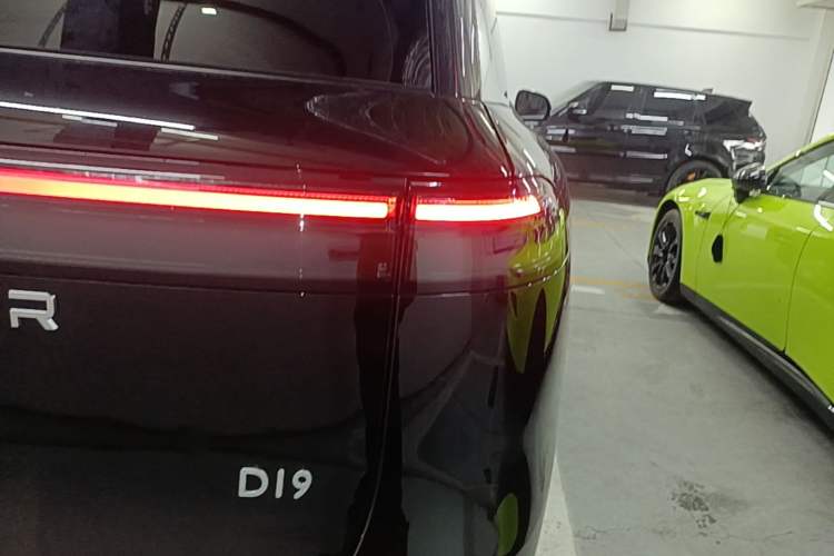 Used Leapmotor D19 2026 Range-Extended 500 Smart Luxury Edition Six-Seat Right Rear Taillight
