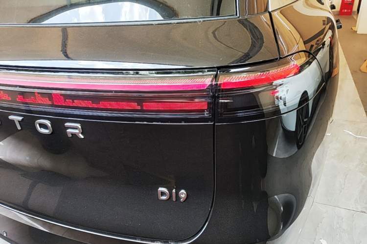 Used Leapmotor D19 2026 Range-Extended 500 Smart Luxury Edition Six-Seat Right Rear Taillight