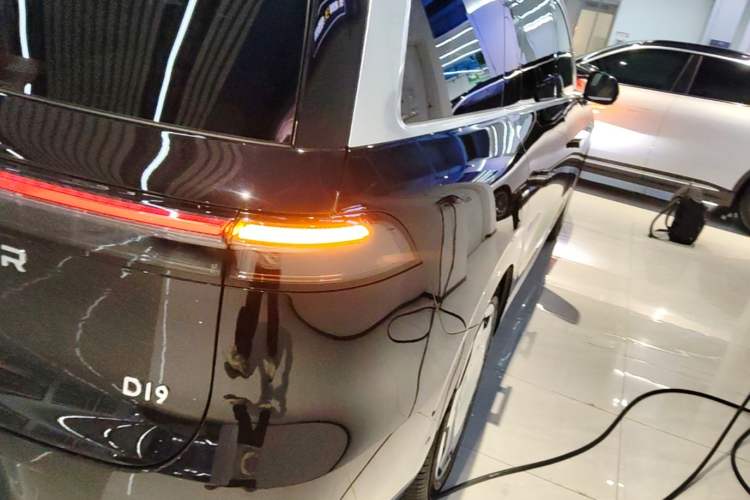 Used Leapmotor D19 2026 Pure Electric 720 Smart Luxury Edition Six-Seat Right Rear Taillight