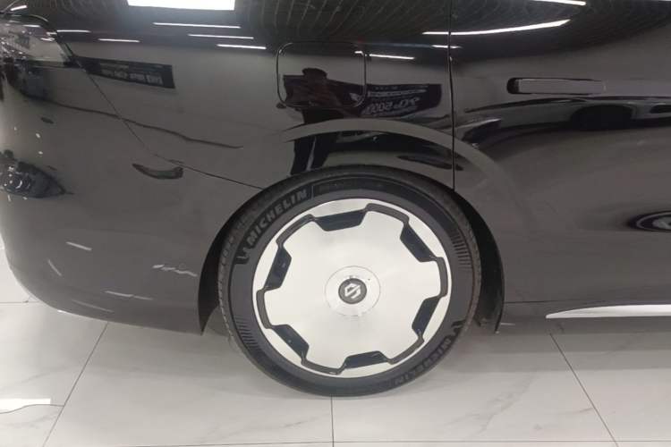 Used Leapmotor D19 2026 Range-Extended 500 Smart Luxury Edition Six-Seat Right Rear Wheel Hub