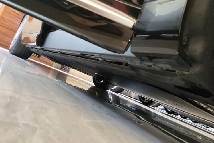 Used Leapmotor D19 2026 Range-Extended 500 Smart Luxury Edition Six-Seat Right Side Sill